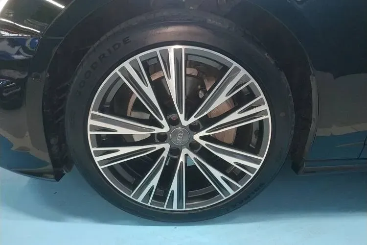 2019 Audi A6L 2.0T 224HP L4 7DCT,autocango,china used car exporter,china ev exporter,chinese used car exporter,chinese used ev exporter