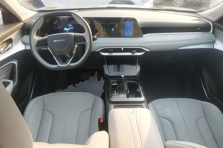 2023 Venucia Grand V DD-i 1.5T 163HP L4 E-CVT PHEV 18.4KWH,autocango,china used car exporter,china ev exporter,chinese used car exporter,chinese used ev exporter