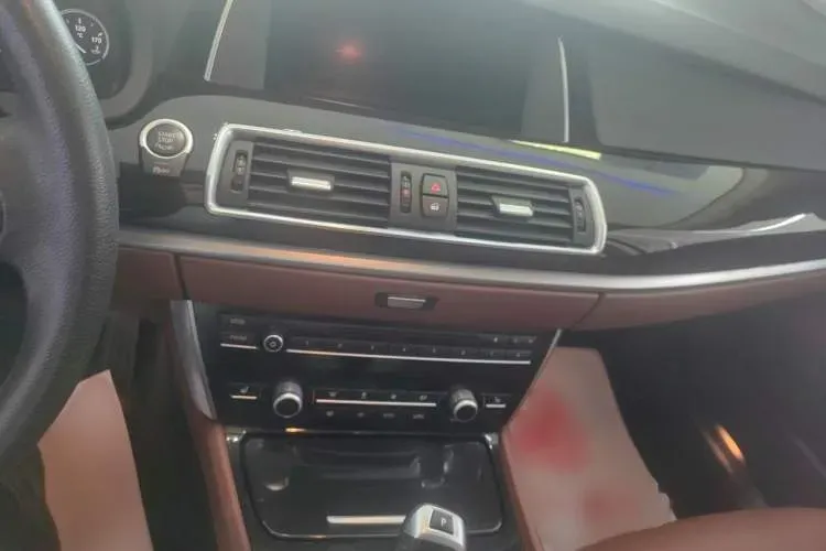 2015 BMW 5 Series GT 2.0T 245HP L4 8AT,autocango,china used car exporter,china ev exporter,chinese used car exporter,chinese used ev exporter