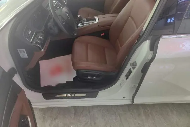 2015 BMW 5 Series GT 2.0T 245HP L4 8AT,autocango,china used car exporter,china ev exporter,chinese used car exporter,chinese used ev exporter