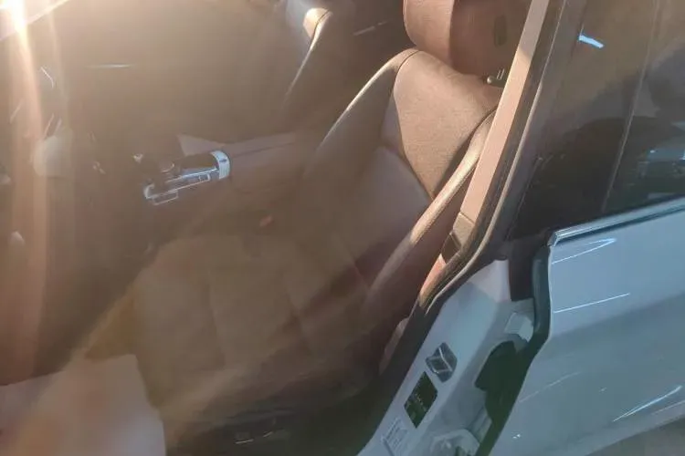 2015 BMW 5 Series GT 2.0T 245HP L4 8AT,autocango,china used car exporter,china ev exporter,chinese used car exporter,chinese used ev exporter