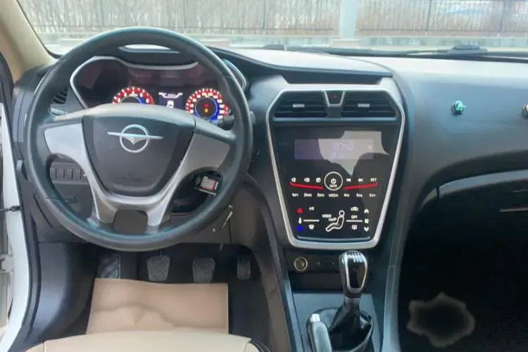 2017 HaiMa Family 1.6L 125HP L4 6MT,autocango,china used car exporter,china ev exporter,chinese used car exporter,chinese used ev exporter