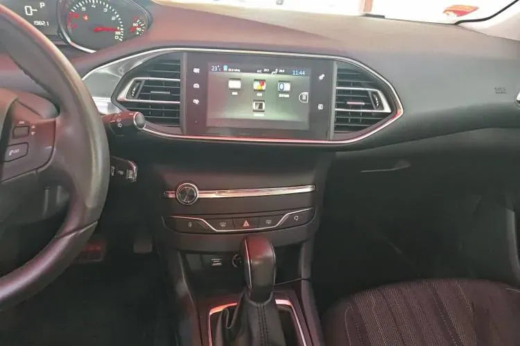 2015 Peugeot 308S 1.2T 136HP L3 6AT,autocango,china used car exporter,china ev exporter,chinese used car exporter,chinese used ev exporter