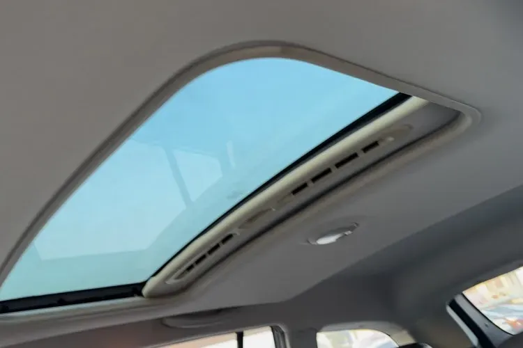 2011 Roewe W5 3.2L 220HP L6 5AT,autocango,china used car exporter,china ev exporter,chinese used car exporter,chinese used ev exporter