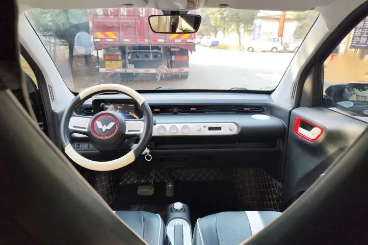 2022 WuLing HongGuang MINI EV BEV 17.3KWH,autocango,china used car exporter,china ev exporter,chinese used car exporter,chinese used ev exporter