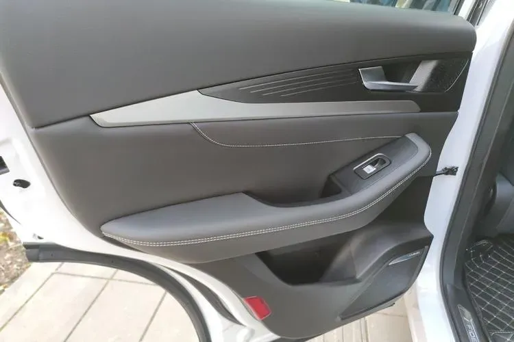 2022 Soueast DX8S 1.5T 156HP L4 6DCT,autocango,china used car exporter,china ev exporter,chinese used car exporter,chinese used ev exporter