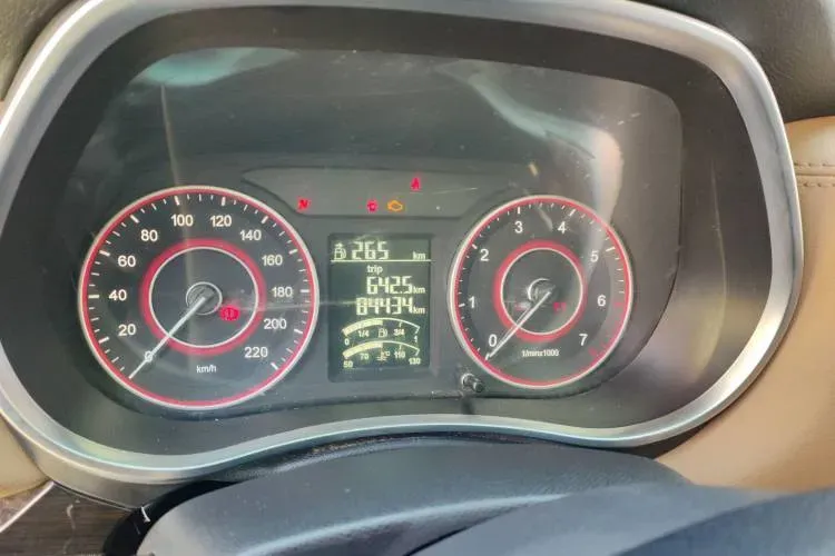 2017 JinBei F50 1.6L 118HP L4 5MT,autocango,china used car exporter,china ev exporter,chinese used car exporter,chinese used ev exporter