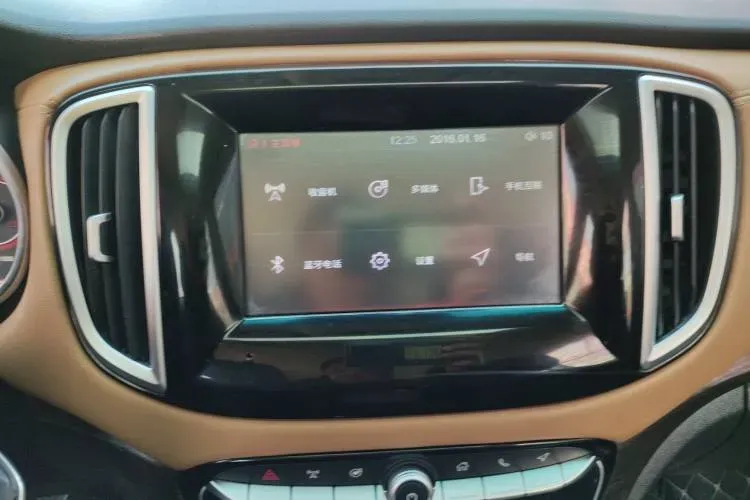 2017 JinBei F50 1.6L 118HP L4 5MT,autocango,china used car exporter,china ev exporter,chinese used car exporter,chinese used ev exporter