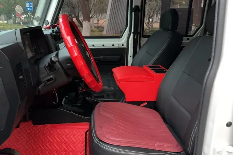 2023 BAW 212 2.4T 211HP L4 6MT,autocango,china used car exporter,china ev exporter,chinese used car exporter,chinese used ev exporter