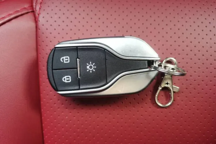 2022 SWM Big Tiger 1.5L 116HP L4 5MT,autocango,china used car exporter,china ev exporter,chinese used car exporter,chinese used ev exporter