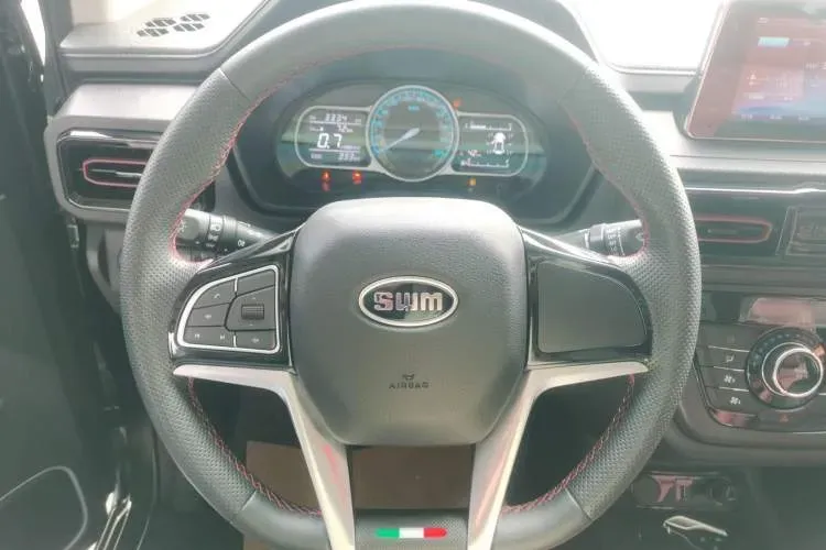 2022 SWM Big Tiger 1.5L 116HP L4 5MT,autocango,china used car exporter,china ev exporter,chinese used car exporter,chinese used ev exporter