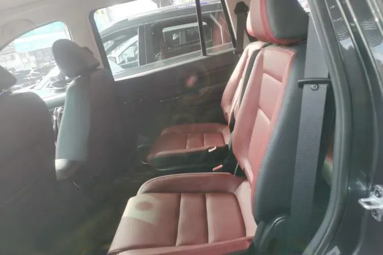 2022 SWM Big Tiger 1.5L 116HP L4 5MT,autocango,china used car exporter,china ev exporter,chinese used car exporter,chinese used ev exporter