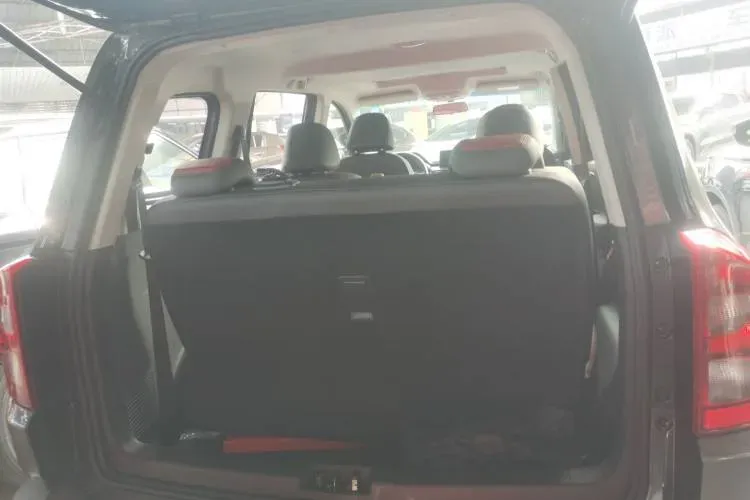 2022 SWM Big Tiger 1.5L 116HP L4 5MT,autocango,china used car exporter,china ev exporter,chinese used car exporter,chinese used ev exporter