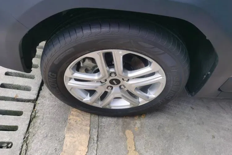 2022 SWM Big Tiger 1.5L 116HP L4 5MT,autocango,china used car exporter,china ev exporter,chinese used car exporter,chinese used ev exporter