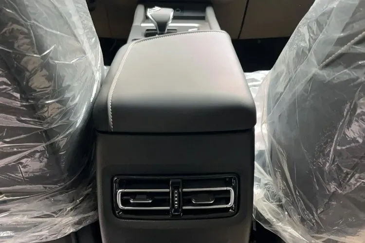 2022 Soueast DX8S 1.5T 156HP L4 6DCT,autocango,china used car exporter,china ev exporter,chinese used car exporter,chinese used ev exporter