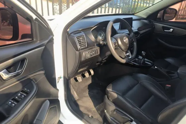 2018 DongFeng Fengon Fengon S560 1.8L 139HP L4 5MT,autocango,china used car exporter,china ev exporter,chinese used car exporter,chinese used ev exporter