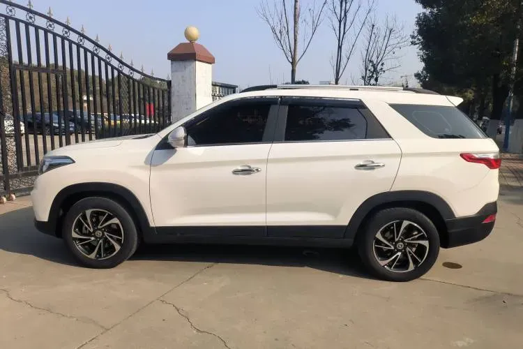 2018 DongFeng Fengon Fengon S560 1.8L 139HP L4 5MT,autocango,china used car exporter,china ev exporter,chinese used car exporter,chinese used ev exporter
