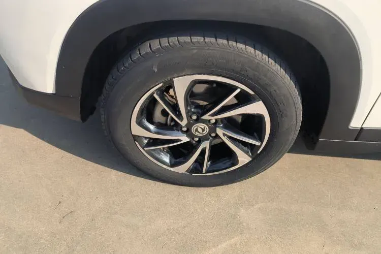 2018 DongFeng Fengon Fengon S560 1.8L 139HP L4 5MT,autocango,china used car exporter,china ev exporter,chinese used car exporter,chinese used ev exporter