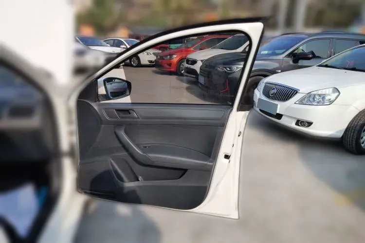 2021 Volkswagen Santana 1.5L 112HP L4 5MT,autocango,china used car exporter,china ev exporter,chinese used car exporter,chinese used ev exporter