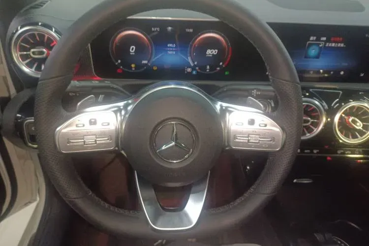 2020 Mercedes-Benz A Class 1.3T 163HP L4 7DCT,autocango,china used car exporter,china ev exporter,chinese used car exporter,chinese used ev exporter