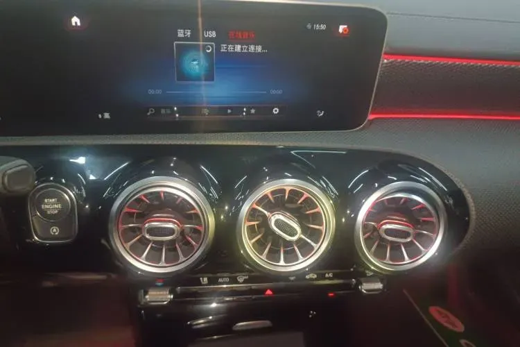 2020 Mercedes-Benz A Class 1.3T 163HP L4 7DCT,autocango,china used car exporter,china ev exporter,chinese used car exporter,chinese used ev exporter