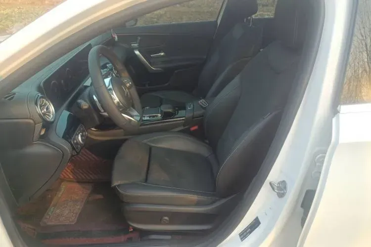 2020 Mercedes-Benz A Class 1.3T 163HP L4 7DCT,autocango,china used car exporter,china ev exporter,chinese used car exporter,chinese used ev exporter