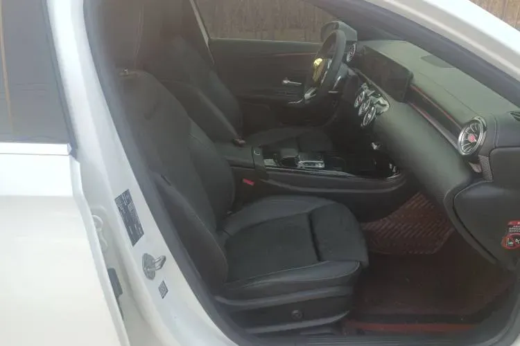 2020 Mercedes-Benz A Class 1.3T 163HP L4 7DCT,autocango,china used car exporter,china ev exporter,chinese used car exporter,chinese used ev exporter