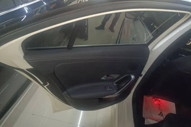 2020 Mercedes-Benz A Class 1.3T 163HP L4 7DCT,autocango,china used car exporter,china ev exporter,chinese used car exporter,chinese used ev exporter