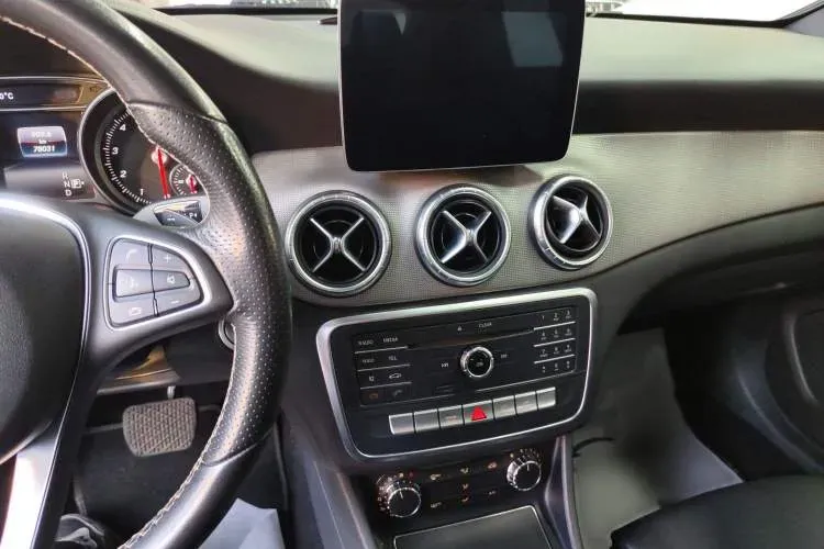 2017 Mercedes-Benz CLA Class 1.6T 156HP L4 7DCT,autocango,china used car exporter,china ev exporter,chinese used car exporter,chinese used ev exporter