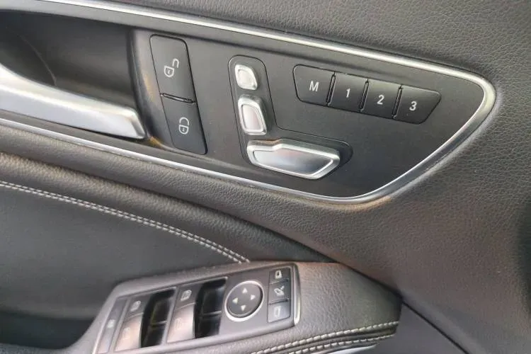 2017 Mercedes-Benz CLA Class 1.6T 156HP L4 7DCT,autocango,china used car exporter,china ev exporter,chinese used car exporter,chinese used ev exporter