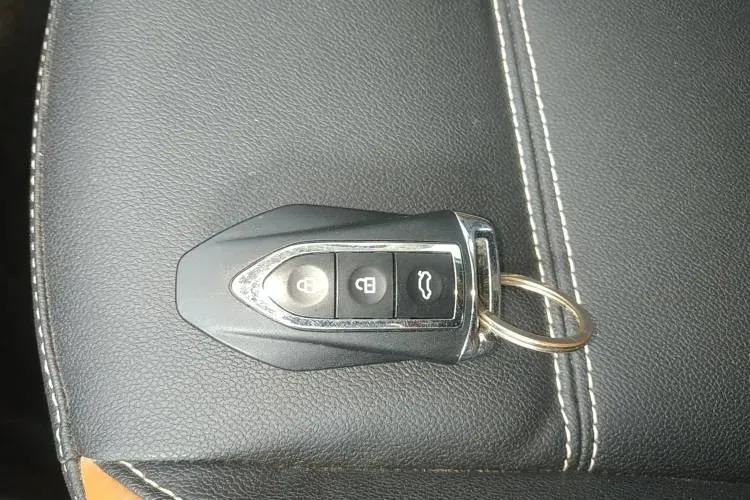 2017 Zotye T300 1.5L 112HP L4 5MT,autocango,china used car exporter,china ev exporter,chinese used car exporter,chinese used ev exporter