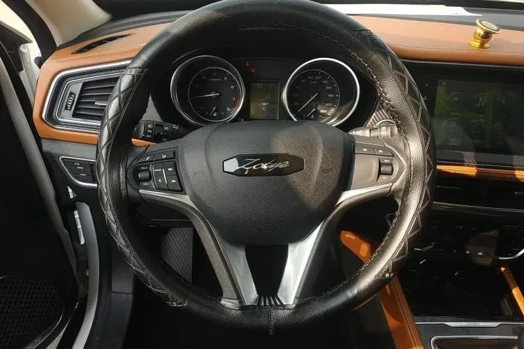 2017 Zotye T300 1.5L 112HP L4 5MT,autocango,china used car exporter,china ev exporter,chinese used car exporter,chinese used ev exporter