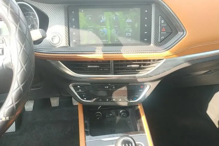 2017 Zotye T300 1.5L 112HP L4 5MT,autocango,china used car exporter,china ev exporter,chinese used car exporter,chinese used ev exporter