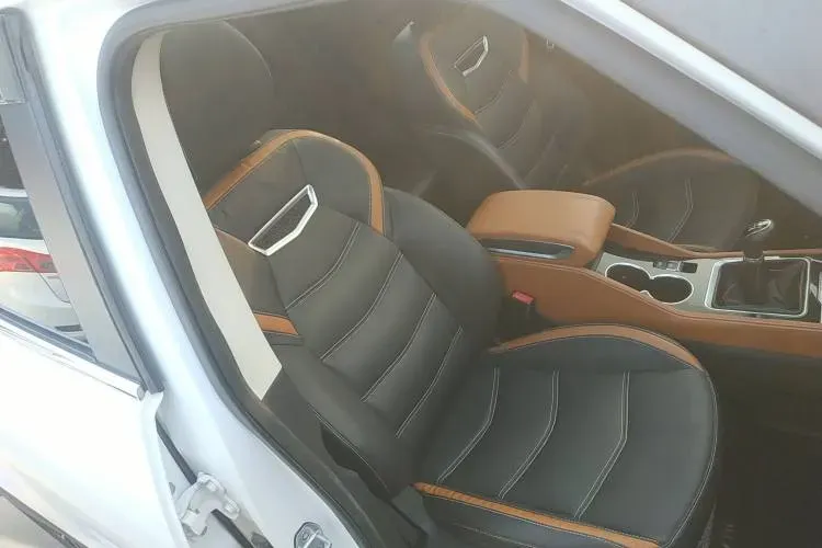 2017 Zotye T300 1.5L 112HP L4 5MT,autocango,china used car exporter,china ev exporter,chinese used car exporter,chinese used ev exporter