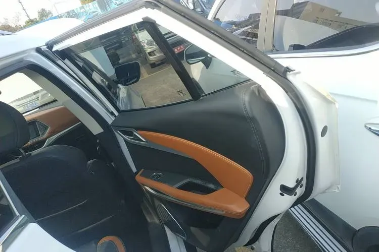 2017 Zotye T300 1.5L 112HP L4 5MT,autocango,china used car exporter,china ev exporter,chinese used car exporter,chinese used ev exporter