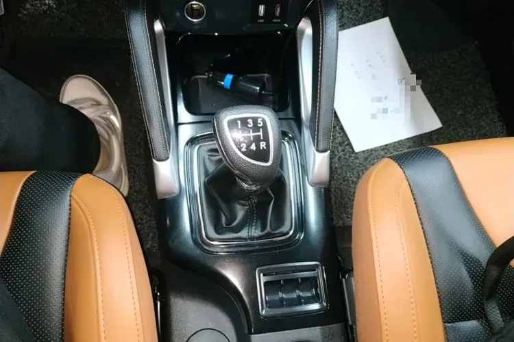 2016 BeiJing Auto Senova X35 1.5L 116HP L4 5MT,autocango,china used car exporter,china ev exporter,chinese used car exporter,chinese used ev exporter