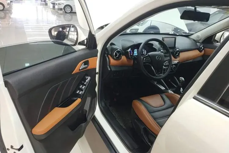 2016 BeiJing Auto Senova X35 1.5L 116HP L4 5MT,autocango,china used car exporter,china ev exporter,chinese used car exporter,chinese used ev exporter
