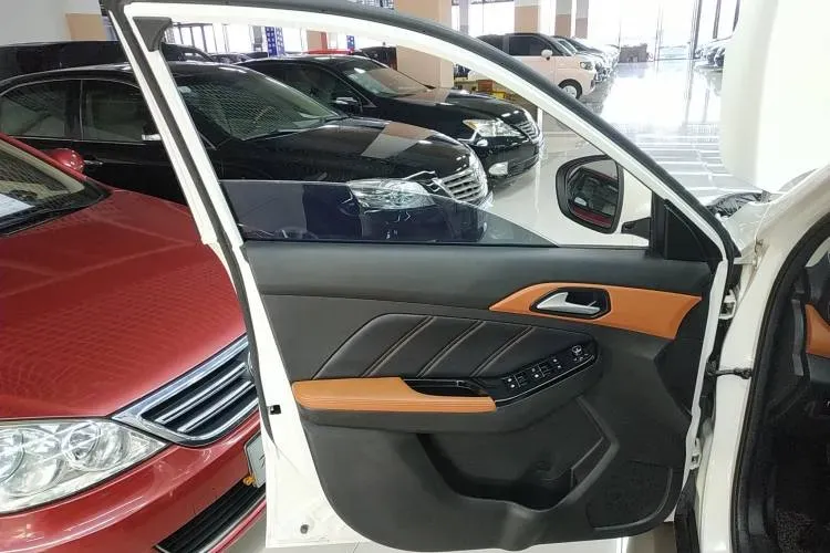 2016 BeiJing Auto Senova X35 1.5L 116HP L4 5MT,autocango,china used car exporter,china ev exporter,chinese used car exporter,chinese used ev exporter