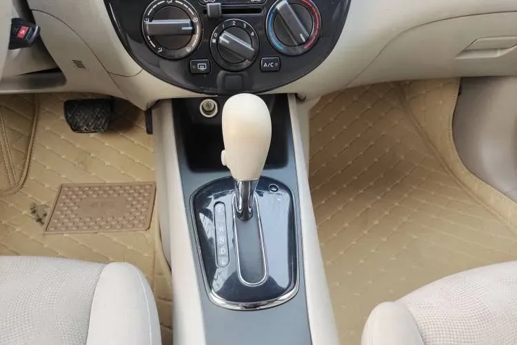 2011 Nissan Tiida 1.6L 126HP L4 CVT,autocango,china used car exporter,china ev exporter,chinese used car exporter,chinese used ev exporter