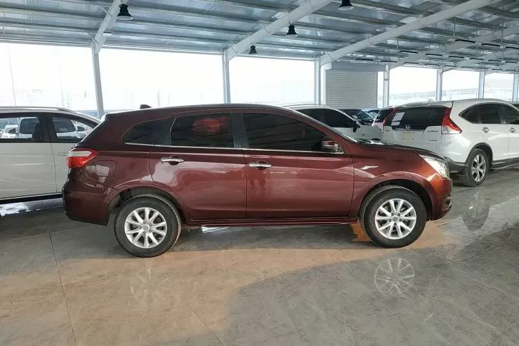 2015 Venucia T70 1.6L 121HP L4 5MT,autocango,china used car exporter,china ev exporter,chinese used car exporter,chinese used ev exporter