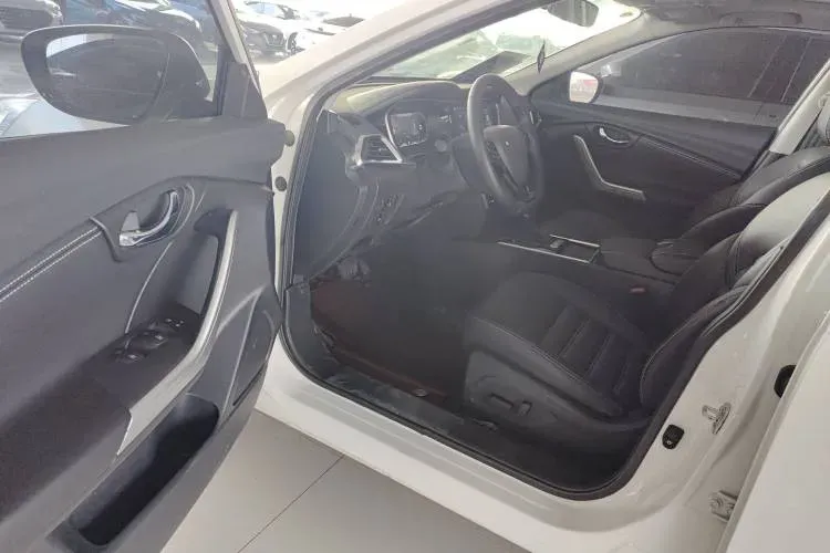 2021 Venucia T90 1.5T 190HP L4 7DCT,autocango,china used car exporter,china ev exporter,chinese used car exporter,chinese used ev exporter