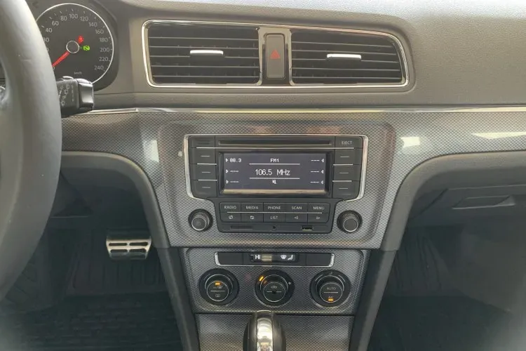 2014 Volkswagen Cross Lavida 1.6L 110HP L4 6AT,autocango,china used car exporter,china ev exporter,chinese used car exporter,chinese used ev exporter