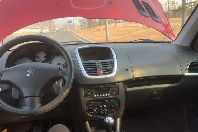 2013 Peugeot 207 1.4L 76HP L4 5MT,autocango,china used car exporter,china ev exporter,chinese used car exporter,chinese used ev exporter