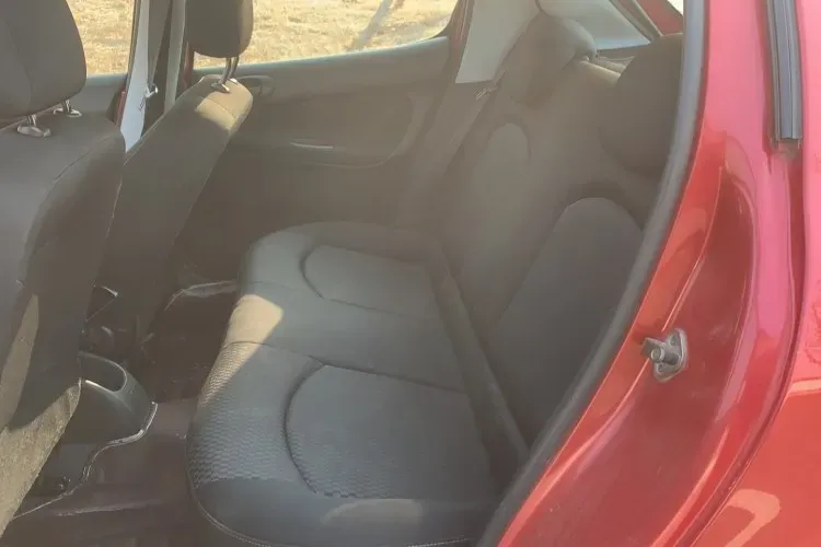 2013 Peugeot 207 1.4L 76HP L4 5MT,autocango,china used car exporter,china ev exporter,chinese used car exporter,chinese used ev exporter