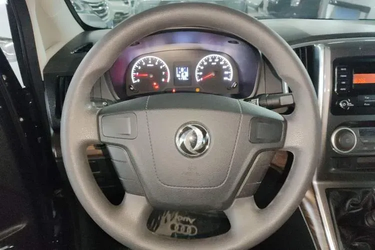 2021 DongFeng Forthing LingZhi Plus 2.0L 133HP L4 6MT,autocango,china used car exporter,china ev exporter,chinese used car exporter,chinese used ev exporter