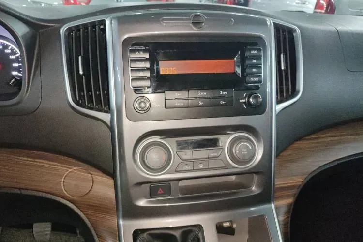 2021 DongFeng Forthing LingZhi Plus 2.0L 133HP L4 6MT,autocango,china used car exporter,china ev exporter,chinese used car exporter,chinese used ev exporter