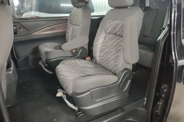 2021 DongFeng Forthing LingZhi Plus 2.0L 133HP L4 6MT,autocango,china used car exporter,china ev exporter,chinese used car exporter,chinese used ev exporter