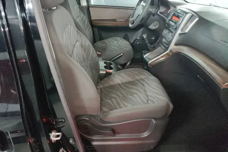 2021 DongFeng Forthing LingZhi Plus 2.0L 133HP L4 6MT,autocango,china used car exporter,china ev exporter,chinese used car exporter,chinese used ev exporter