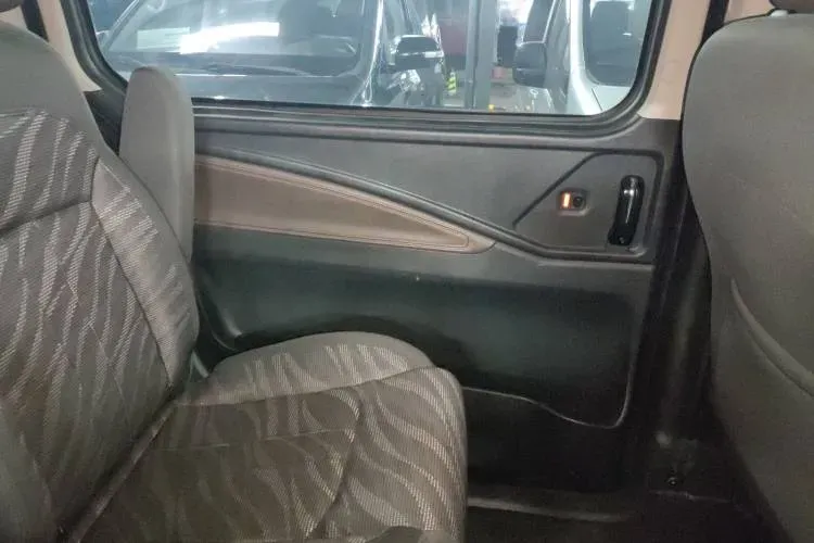 2021 DongFeng Forthing LingZhi Plus 2.0L 133HP L4 6MT,autocango,china used car exporter,china ev exporter,chinese used car exporter,chinese used ev exporter