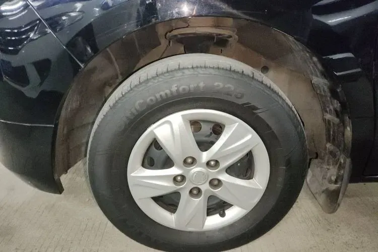 2021 DongFeng Forthing LingZhi Plus 2.0L 133HP L4 6MT,autocango,china used car exporter,china ev exporter,chinese used car exporter,chinese used ev exporter